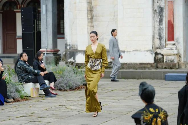 秀”里藏着“春天里的彭州”不朽情缘手机网站这场“高定(图4)