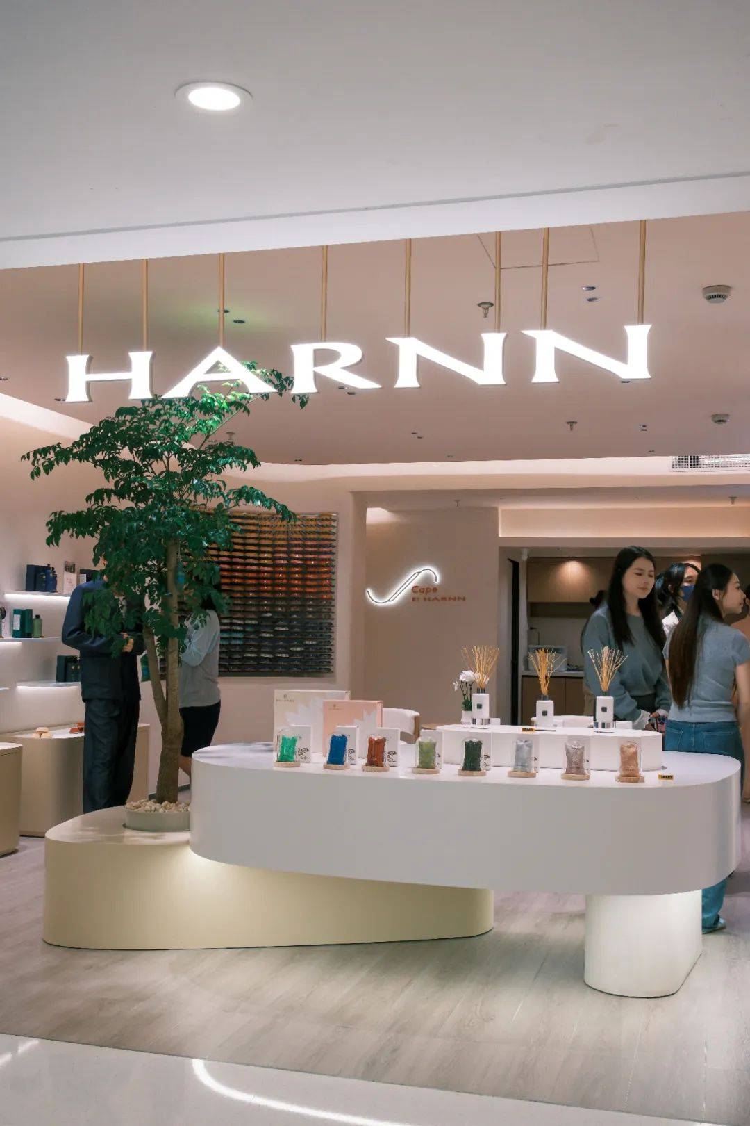 HARNN打造中国线下零售新物种不朽情缘MG“SPA+零售”泰国(图12)