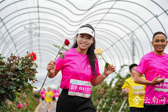 ”情2025年花香姚安端午健康跑活动不朽情缘试玩版2000余名跑者“粽(图3)